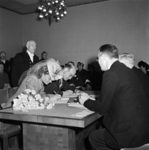 Reportage Huwelijk van kapitein van Heukelom, Bestanddeelnr 901-1443