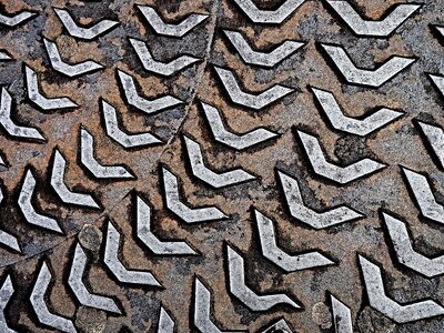 Plate chevron radial