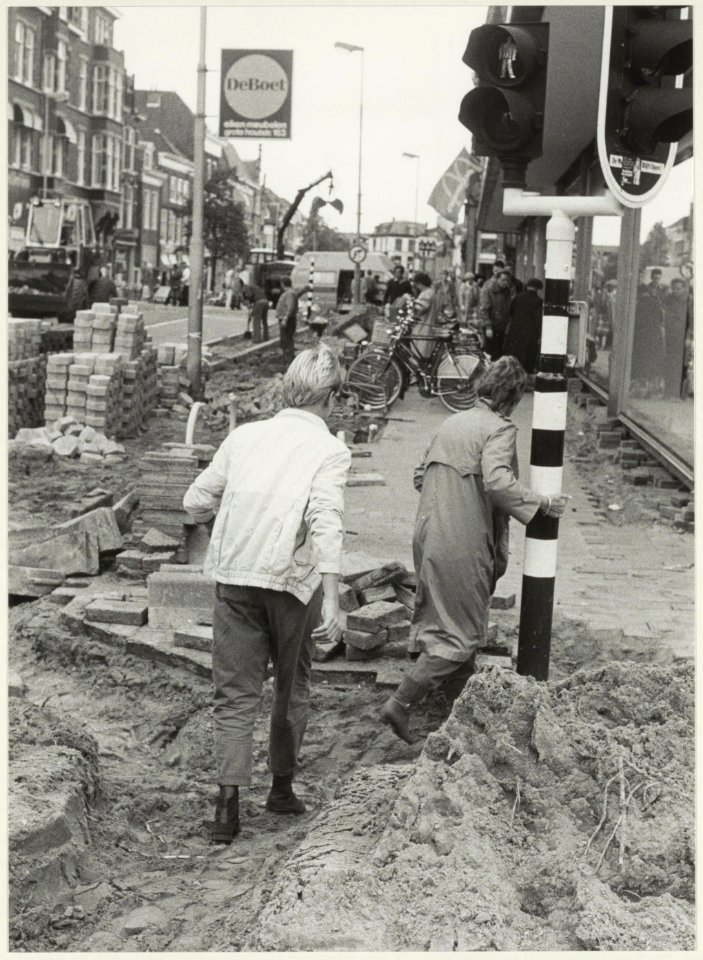 Renovatie van de Gedempte Oude Gracht ter hoogte van het Verwulft. NL-HlmNHA 54021099