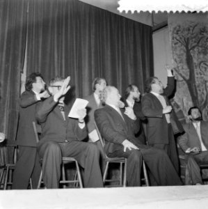Repetitie passiespelen in Tegelen, het proces tegen Jezus 2e van links Annas ( G, Bestanddeelnr 911-0330
