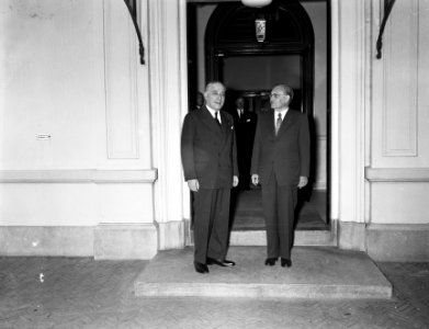 Rene Meyer president Hoge autoriteit van de KSG bezoek Dr. W. Drees, Bestanddeelnr 907-2624