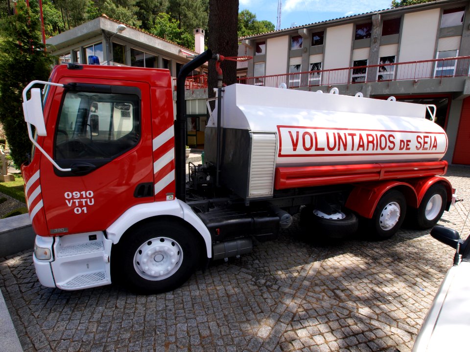Renault Premium 320 DCI, Bombeiros Seia, Unit 0910 VTTU 01 pic1