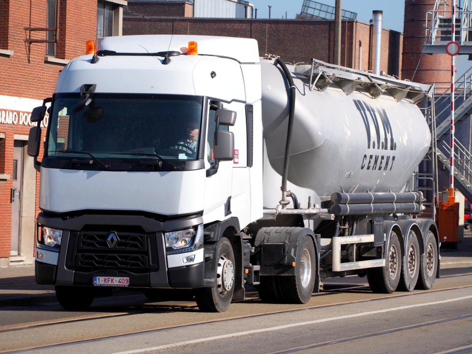 Renault truck VVM Cement