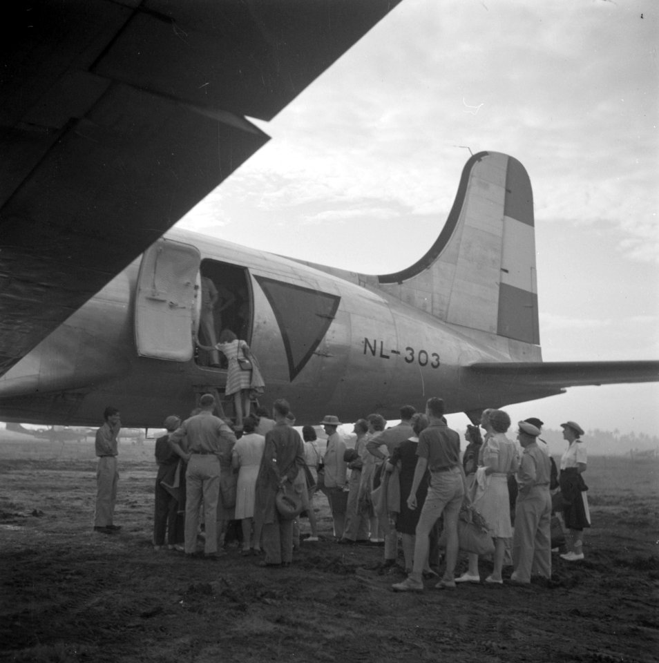 Repatrianten op Kemajoran, het vliegveld van Batavia, Bestanddeelnr 255-6770