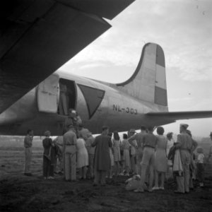 Repatriëring op het vliegveld Kemajoran van Batavia, Bestanddeelnr 255-6767