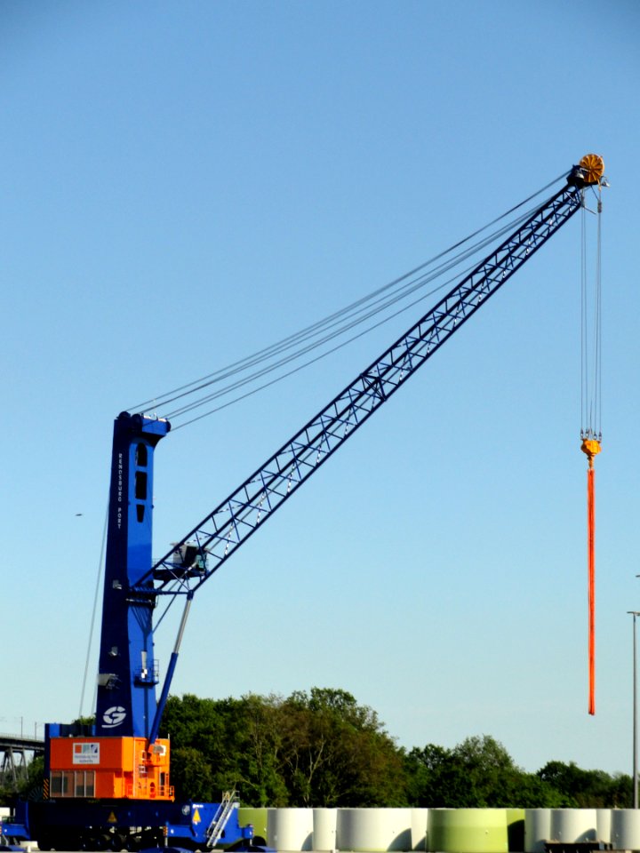 RENDSBURG HARBOR CRANES pic-002