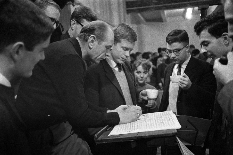 Repetitie van het Nederlands Studenten Orkest in Bergen, Bestanddeelnr 911-9493