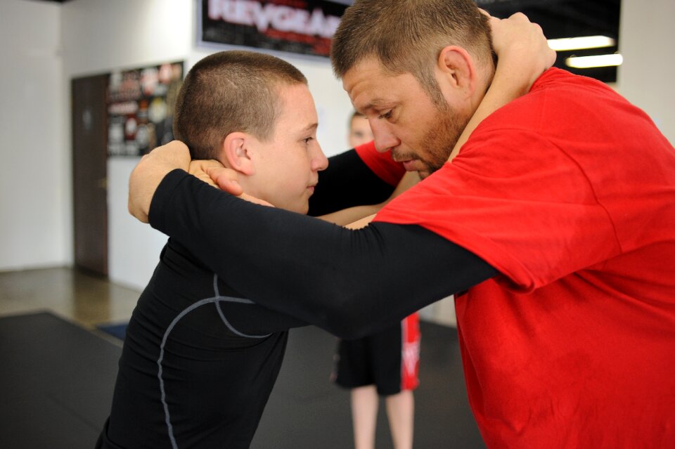 Grappling kickboxing combat
