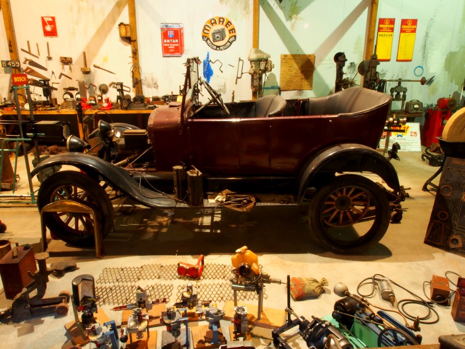Repearshop at the den Hartog museum