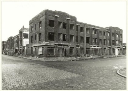 Renovatie woningen Kruistochtstraat hoek Slachthuisstraat. NL-HlmNHA 54031615