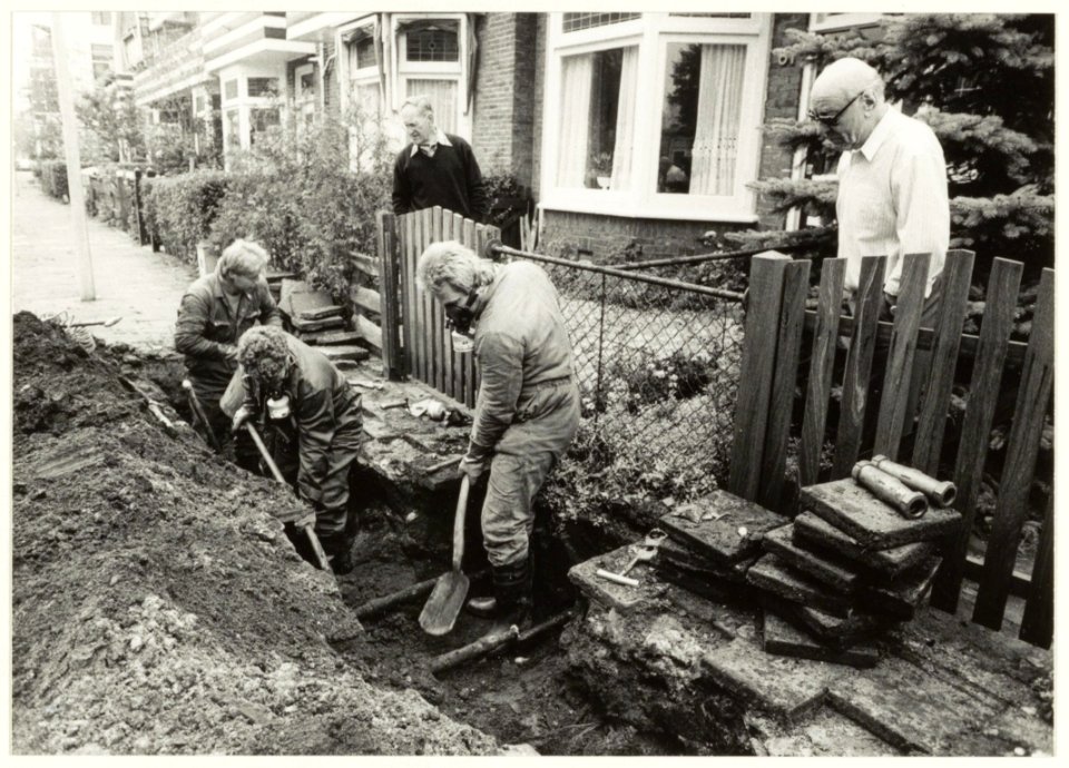 Reparatie gaslek aan de Garenkokerskade vervuilde grond