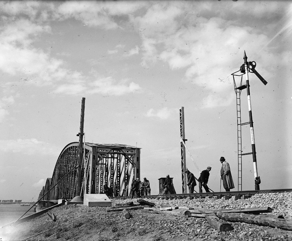 Reparatie spoorbrug Moerdijk, Bestanddeelnr 901-8926