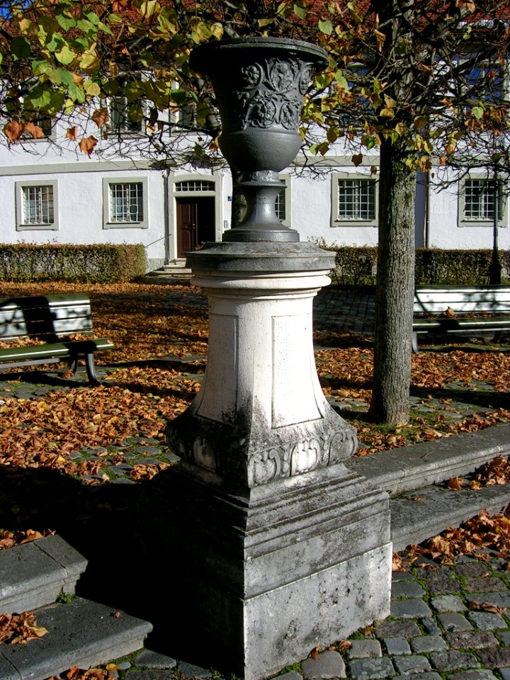 Residenzplatz Eichstätt -Vase am Platzabschluss