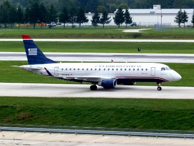 Republic Airlines E-175 N131HQ KCMH