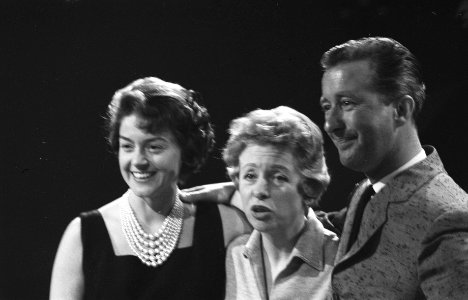 Repetitie programma Zaterdagavondakkoorden in Treslong met Patachou. Teddy en He, Bestanddeelnr 912-4514