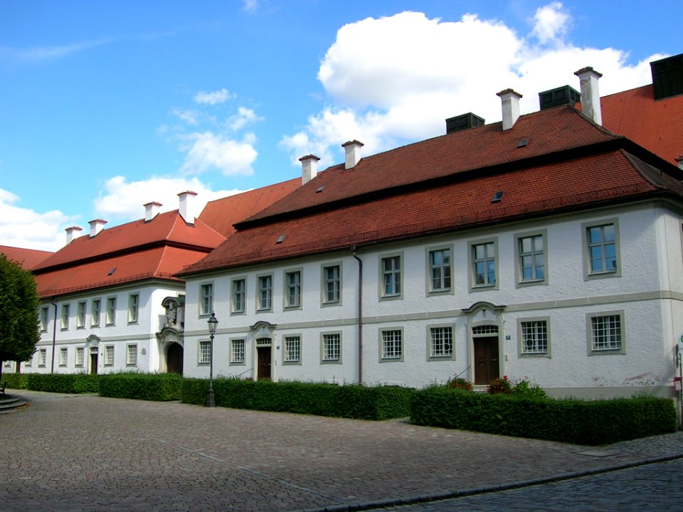 Residenzplatz 9 11 13 15 Eichstätt D-1-76-123-218 -von SW