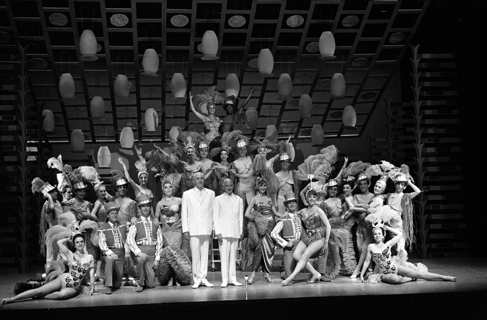 Repetitie revue Snip en Snap Willy Walden en Piet Muyselaar temidden van de Sl, Bestanddeelnr 915-3112