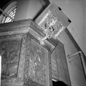 Restauratie Engelse kerk aan Begijnhof. Opdracht Trouw. Interieur, Bestanddeelnr 913-1047