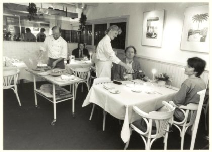 Restaurant Le Chat Noir, Bakkumstraat 1. NL-HlmNHA 54023671