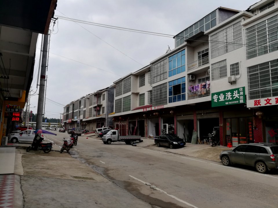Residential buildings on both sides of the street in Laoliangcang Town, Ningxiang, Hunan, China, Picture3
