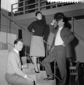 Repetitie Irma La Douce van Rotterdamse Toneel Lia Dorana en S van Brandenbu, Bestanddeelnr 912-2572