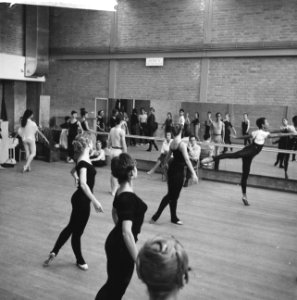 Repetitie Nationaal Ballet Dansscene uit de Etude van Harold Lander, Bestanddeelnr 913-1506