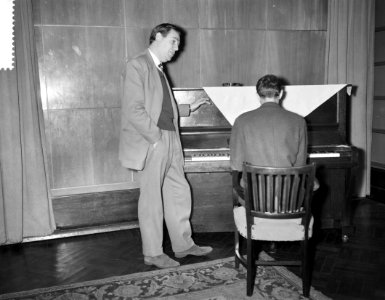 Repetities voor de Finale van het Nationaal Songfestival 1960 in Hilversum, Kare, Bestanddeelnr 910-9977