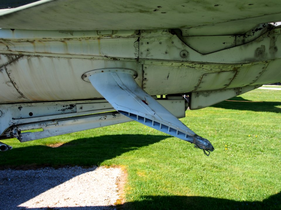 Republic F-105 Thunderchief USAF 24417 pic6