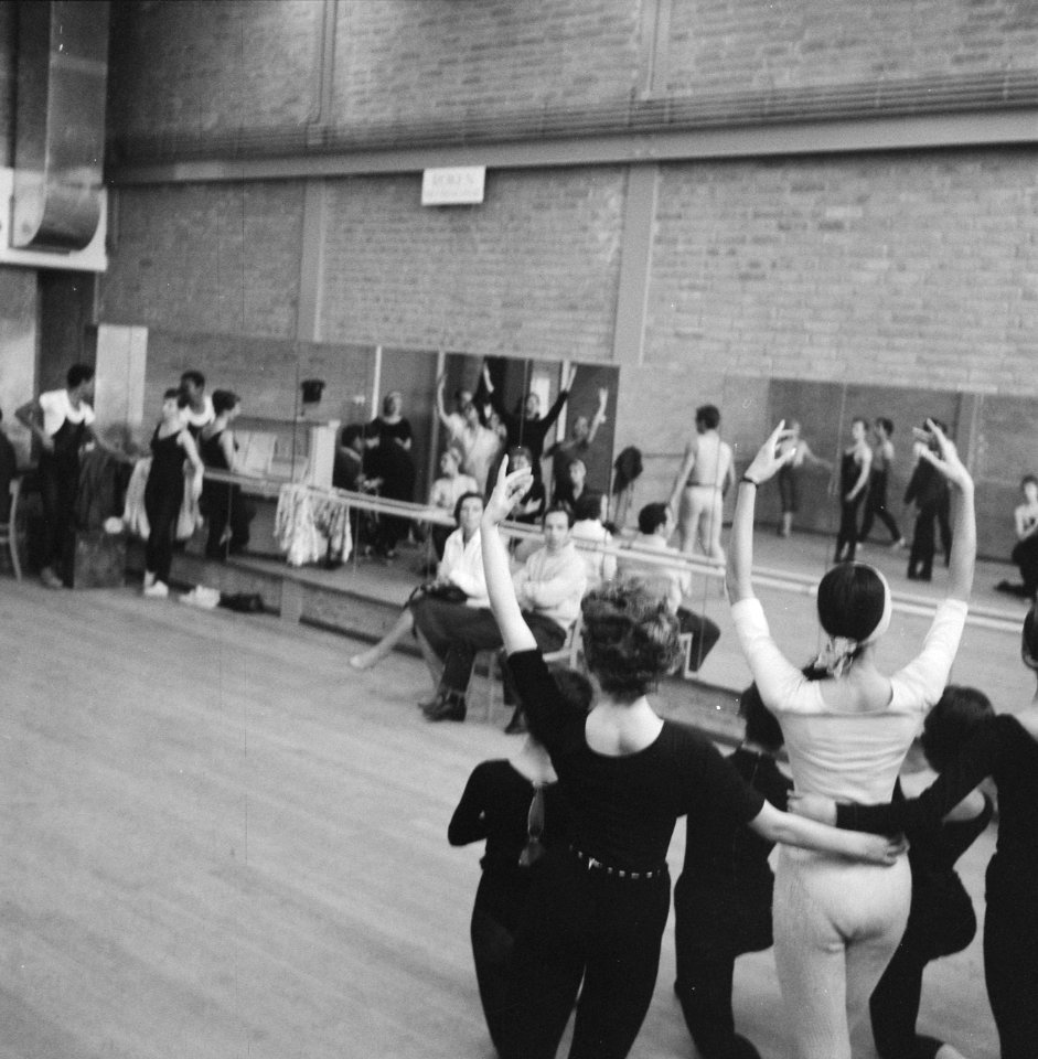 Repetitie Nationaal Ballet Dansscene uit de Etude van Harold Lander, Bestanddeelnr 913-1505