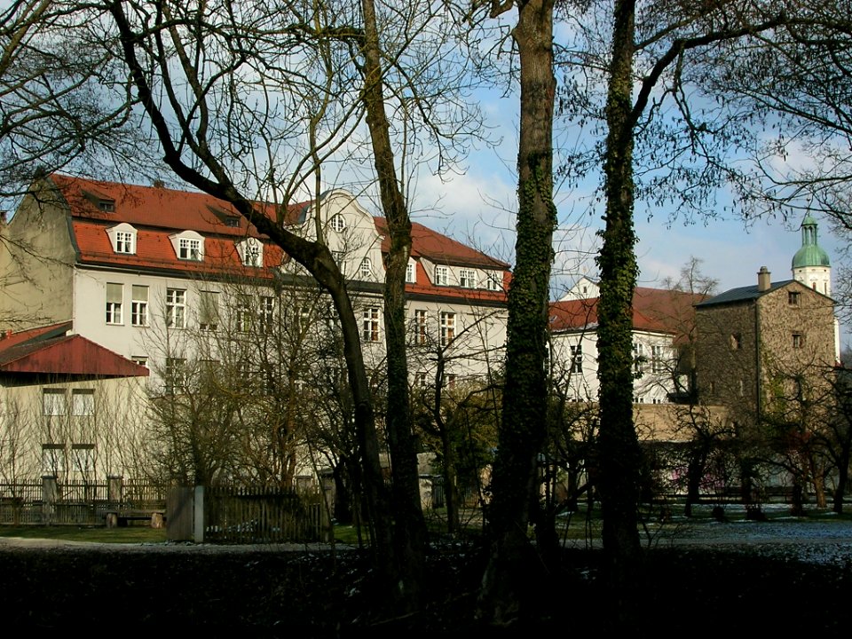 Residenzplatz 16 -mit Stadtmauerturm