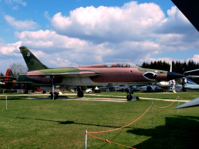 Republic F-105 Thunderchief USAF 24417 pic1