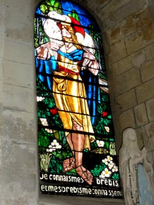 Ressons-le-Long (Aisne) église, vitrail 01