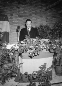 Reportage eerste steenlegging nieuwbouw, Bestanddeelnr 253-6524