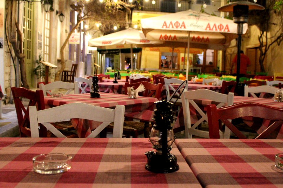 Restaurant Tables in Ermoupolis 2
