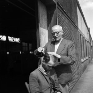 Reportage van het interneringskamp op de Levantkade te Amsterdam. Nu zijn er ca., Bestanddeelnr 900-4236