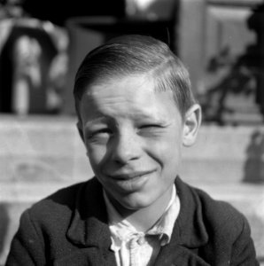Reportage van het werk van de Stichting Oorlogs Pleegkinderen op het gebied van, Bestanddeelnr 900-9330