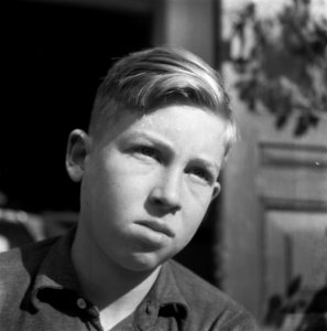 Reportage van het werk van de Stichting Oorlogs Pleegkinderen op het gebied van, Bestanddeelnr 900-9327