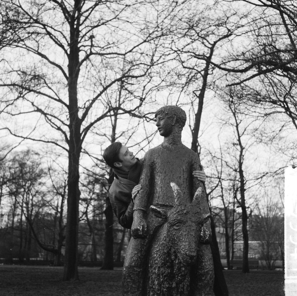 Reportage Rob de Nijs buitenopname Oosterpark te Amsterdam, Bestanddeelnr 915-9941