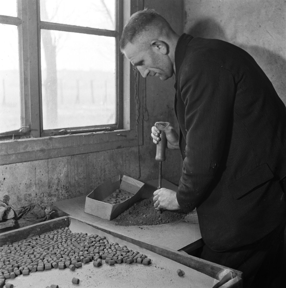 Reportage Vuurwerkfabriek Leiden, Bestanddeelnr 901-4012