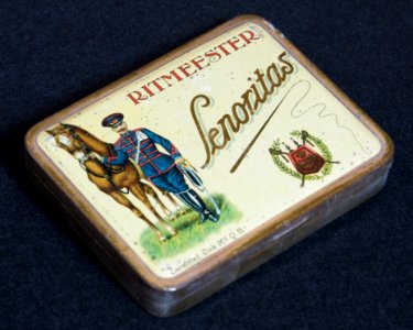 Ritmeester Sinoritas sigarenblikje, foto 2