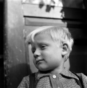 Reportage van het werk van de Stichting Oorlogs Pleegkinderen op het gebied van, Bestanddeelnr 900-9344