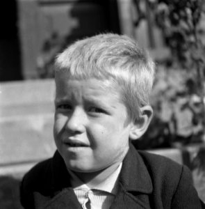 Reportage van het werk van de Stichting Oorlogs Pleegkinderen op het gebied van, Bestanddeelnr 900-9328