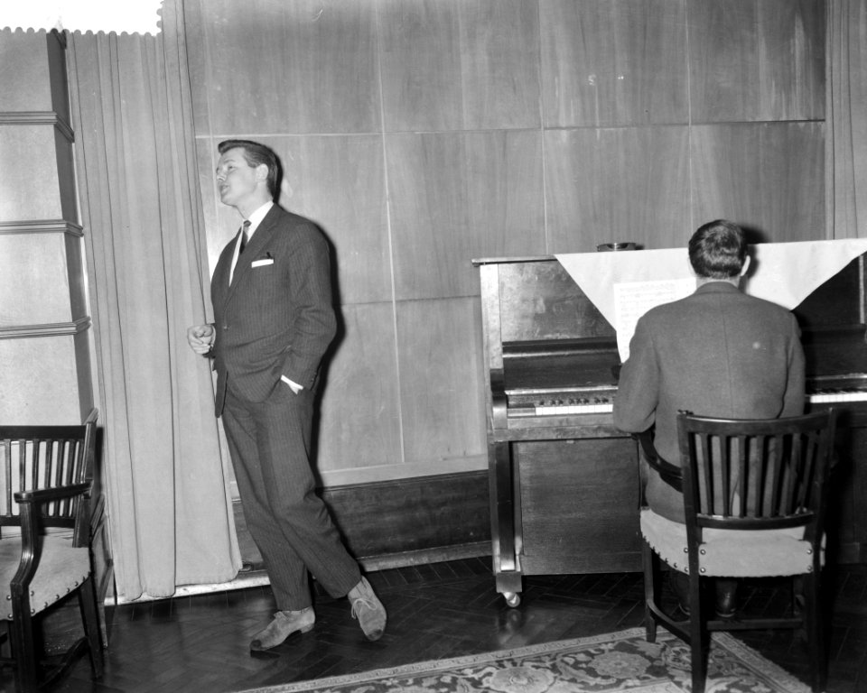 Repetities voor de Finale van het Nationaal Songfestival 1960 in Hilversum, Jan , Bestanddeelnr 910-9979