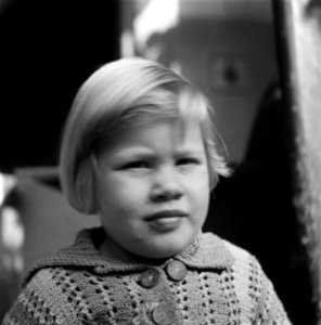 Reportage van het werk van de Stichting Oorlogs Pleegkinderen op het gebied van, Bestanddeelnr 900-9335