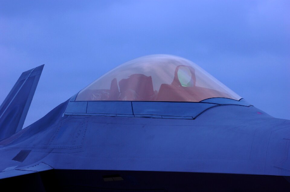 Military raptor air