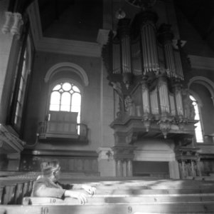Reportage jonge zeer begaafde organist Dick van Rijn uit Katwijk aan Zee. Interieur nieuwe kerk, Bestanddeelnr 912-3604