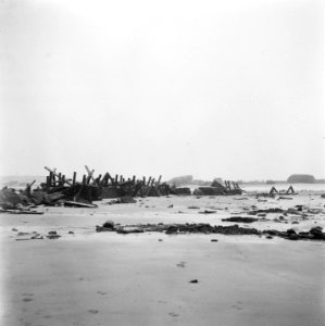 Reportage van de vernielde Atlantikwall na de slag om de Scheldemonding (Westkap, Bestanddeelnr 900-2004