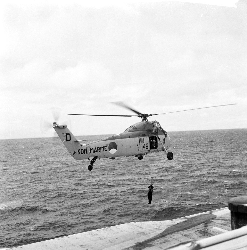 Reportage van vaartocht met Karel Doorman, Bestanddeelnr 914-1145