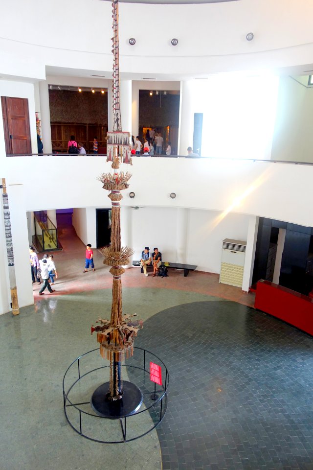 Ritual pole of the Co people - Vietnam Museum of Ethnology - Hanoi, Vietnam - DSC03402