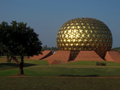 Pondichery aurobindo ashram golden dome